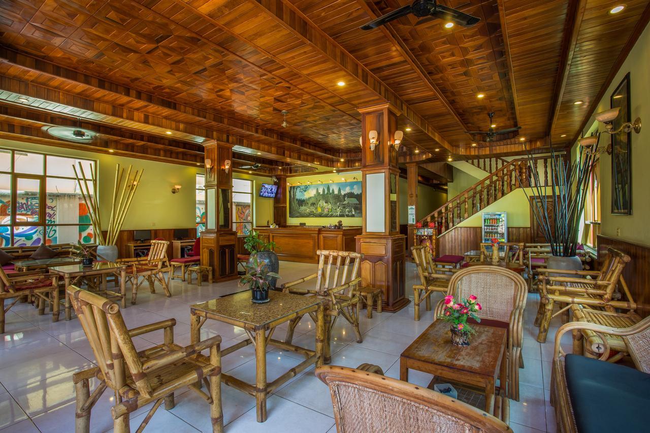 Side Walk Hotel Siem Reap Exterior photo
