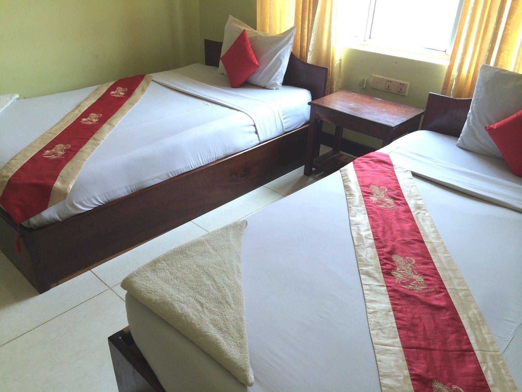 Side Walk Hotel Siem Reap Exterior photo